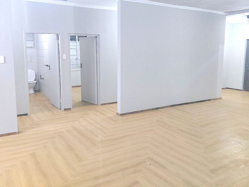 Newly Renovated Family Home with Self-Contained Flatlet - Photo 9