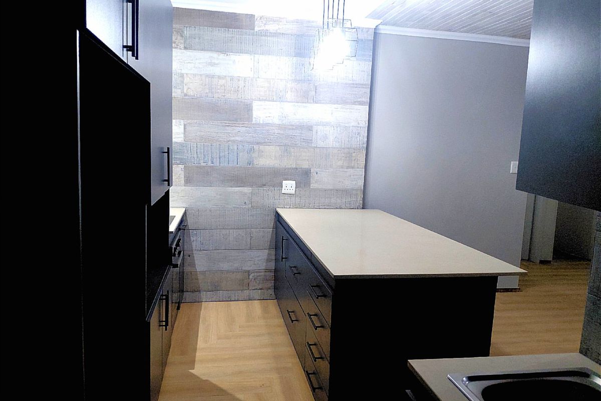 Newly Renovated Family Home with Self-Contained Flatlet - Photo 3