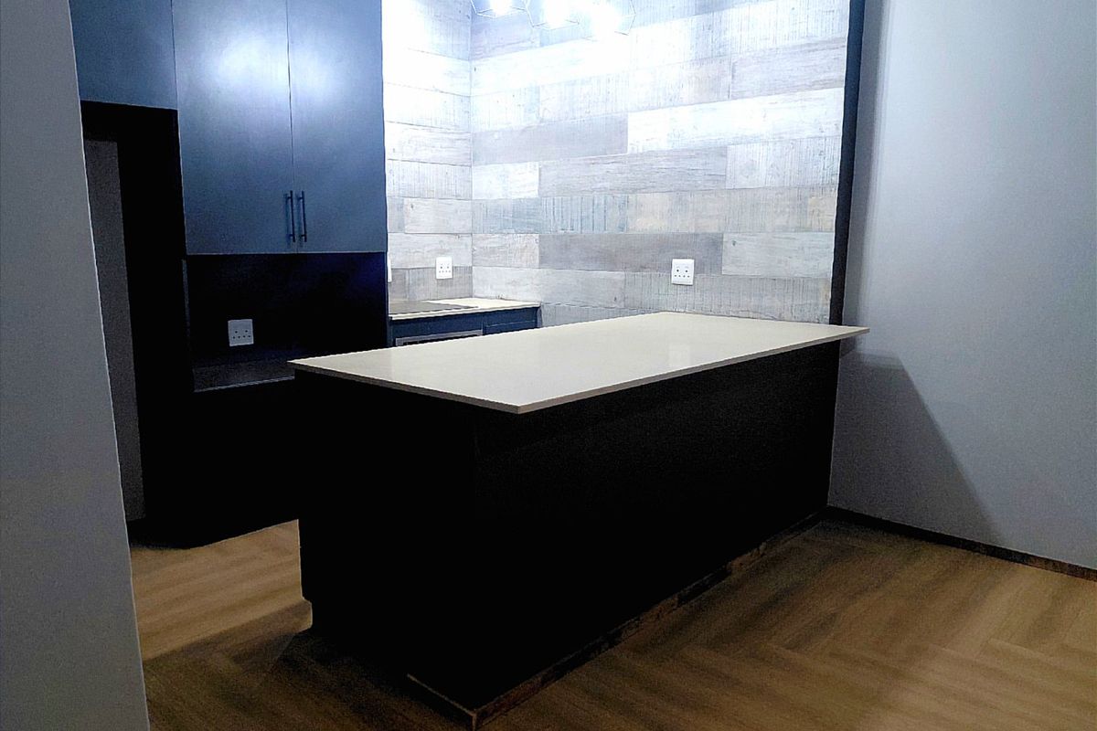 Newly Renovated Family Home with Self-Contained Flatlet - Photo 4