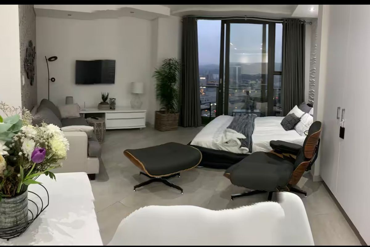 Sophisticated Urban Living in Bedfordview - Photo 2