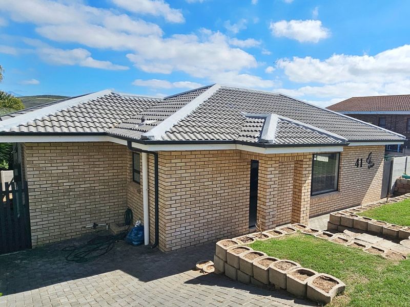 Spacious and Stylish Living in Fraaiuitsig - Photo 5