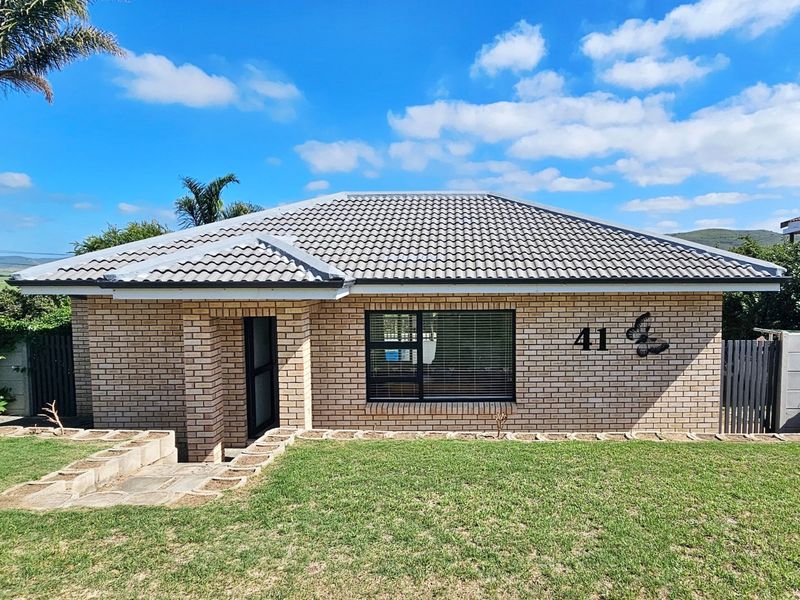 Spacious and Stylish Living in Fraaiuitsig - Photo 1