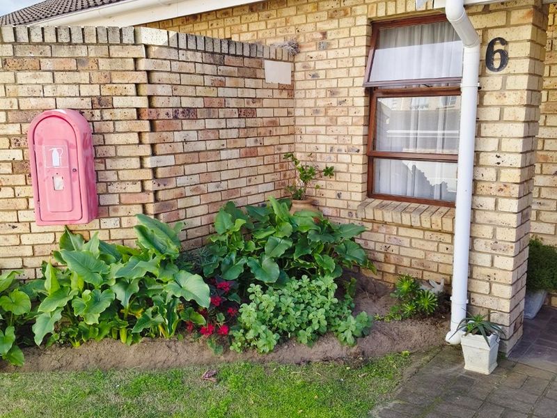 3 Bedroom Townhouse in Aston Bay - Photo 2