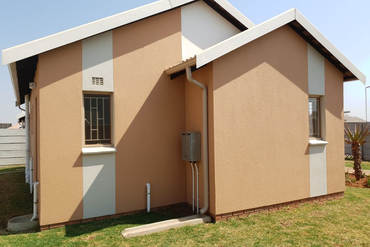 Specious 3-bedroom house for sale in Sky City - Photo 2
