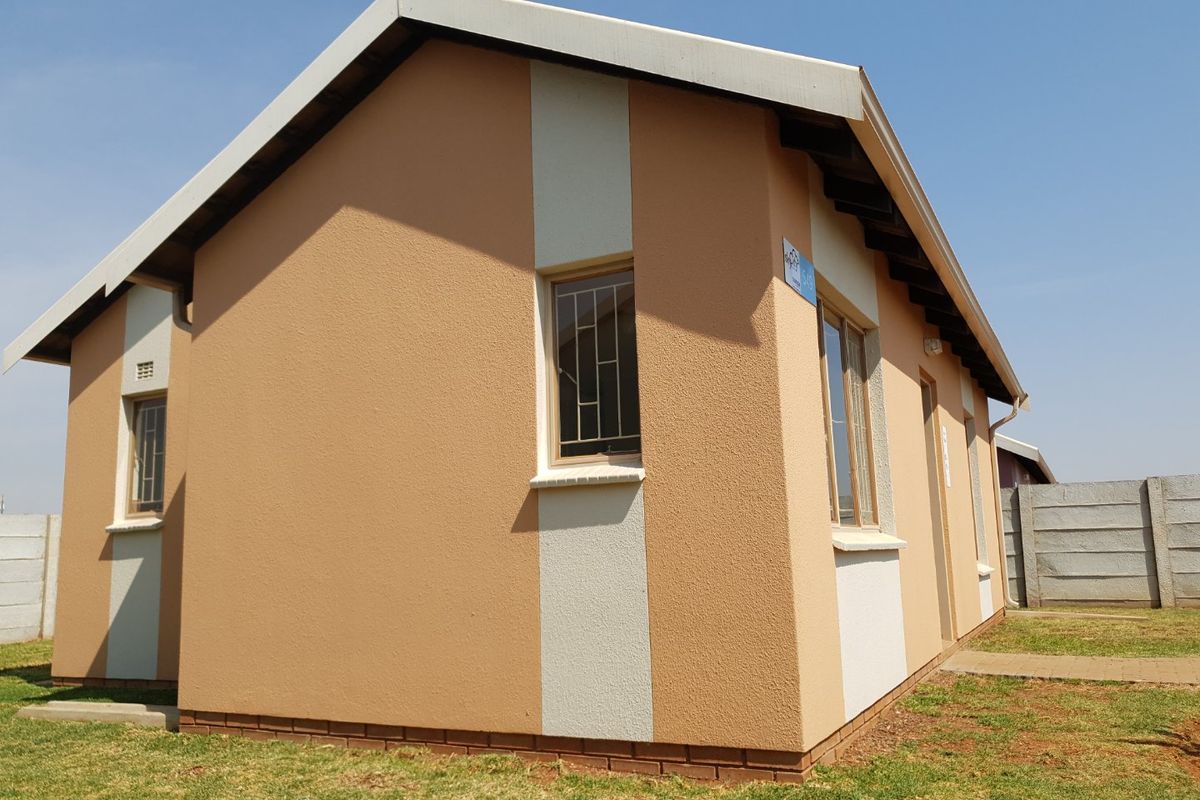 Specious 3-bedroom house for sale in Sky City - Photo 3