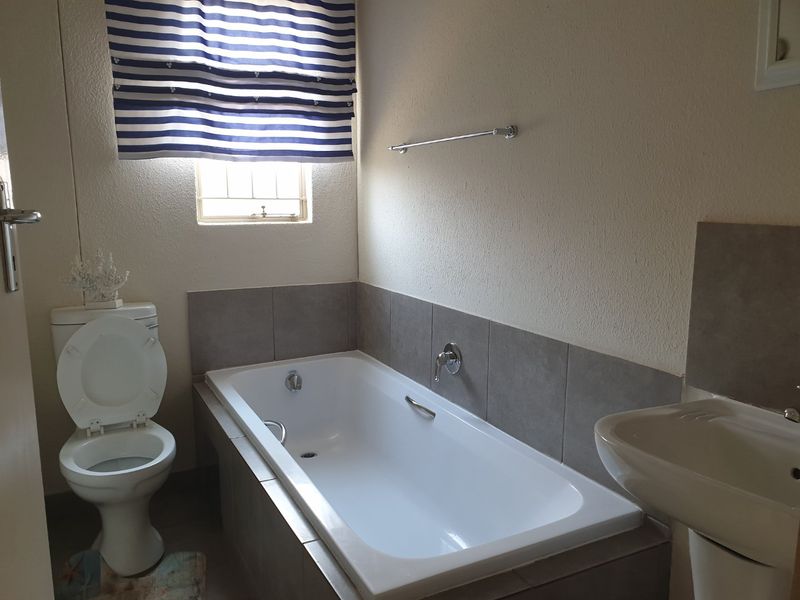 Specious 3-bedroom house for sale in Sky City - Photo 9