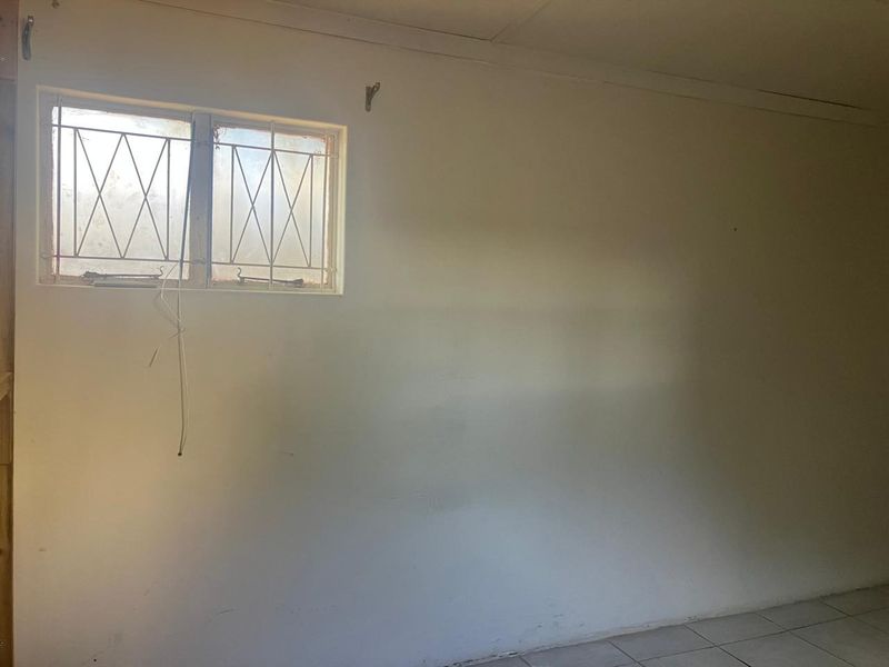 One Bedroom Flat for Rent up for Grabs! - Photo 7