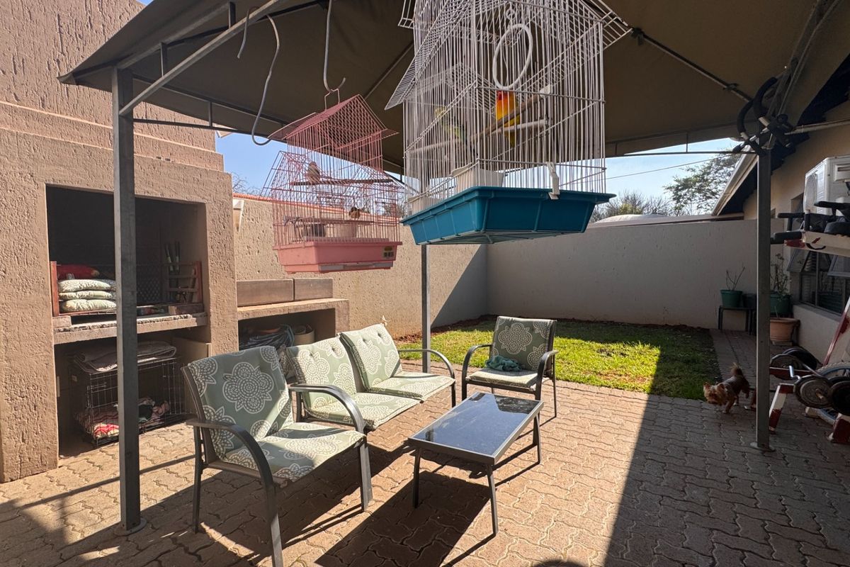 Fantastic unit in a secure development - Three Rivers Proper. - Photo 2