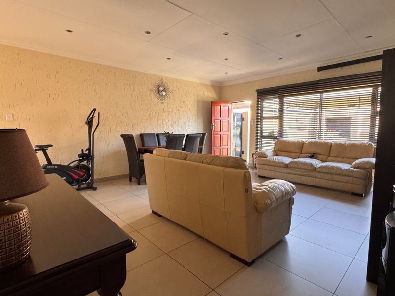 Fantastic unit in a secure development - Three Rivers Proper. - Photo 4