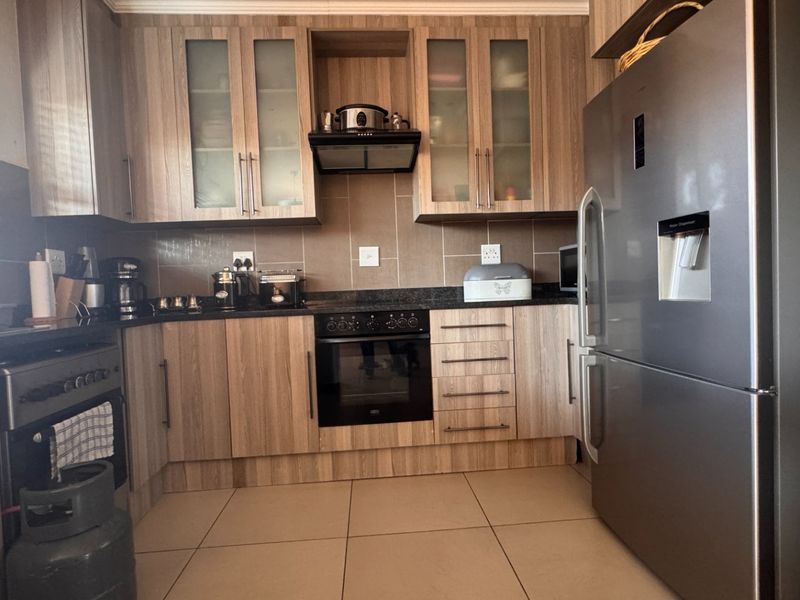 Fantastic unit in a secure development - Three Rivers Proper. - Photo 8