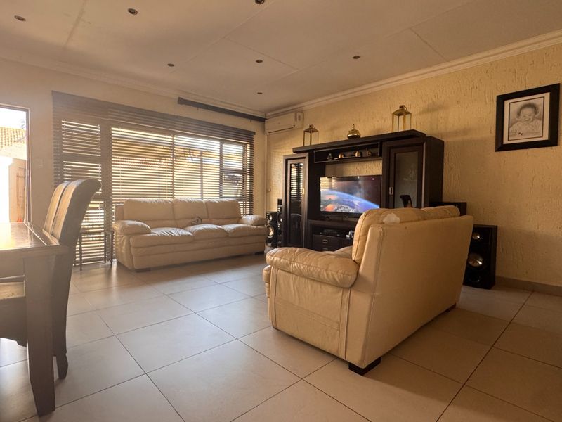 Fantastic unit in a secure development - Three Rivers Proper. - Photo 7