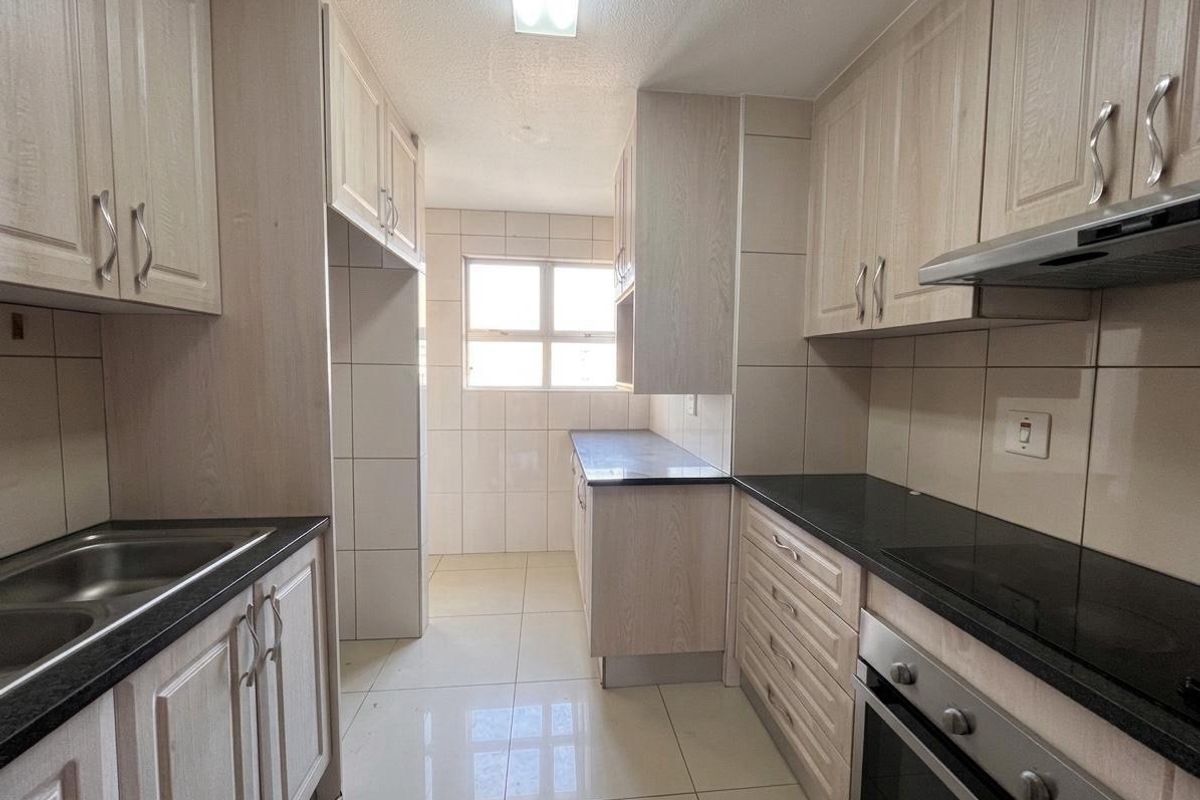 3-Bedroom  Durban Beachfront Apartment with Panoramic Sea & City Views - Photo 5