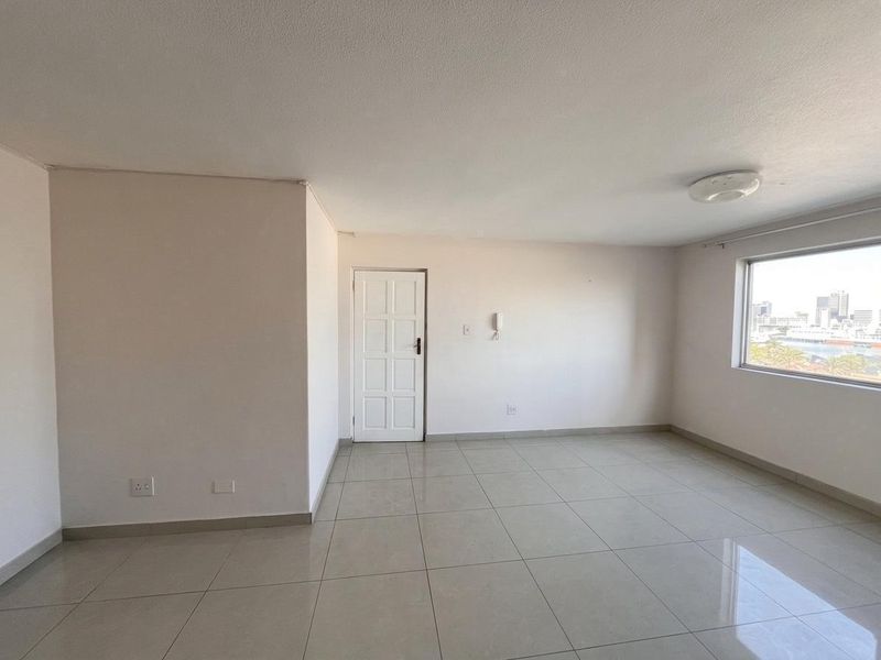 3-Bedroom  Durban Beachfront Apartment with Panoramic Sea & City Views - Photo 9