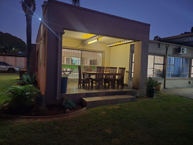 Spacious Family Home with Granny Flat - Photo 8