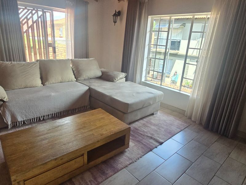 Modern Magalieskruin Townhouse with Private Garden - Photo 6