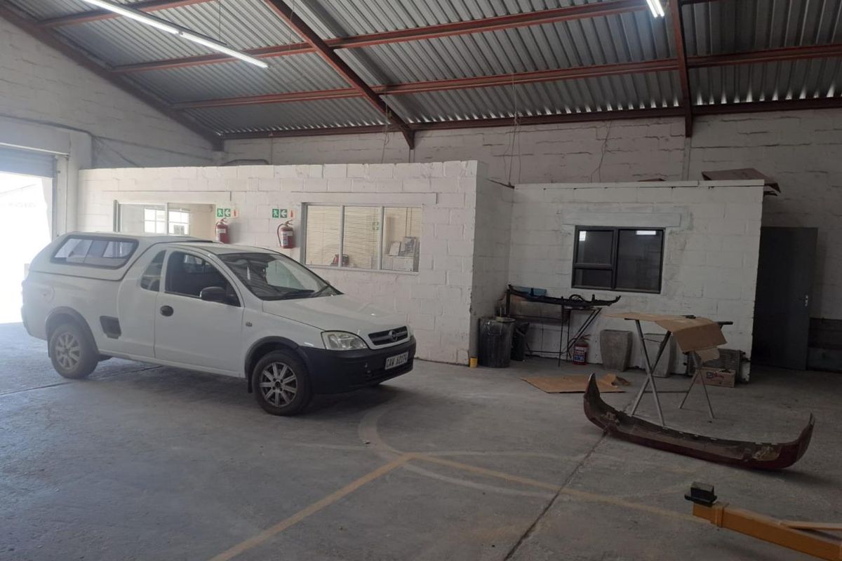 For Sale:  Prime Industrial Property. - Photo 5