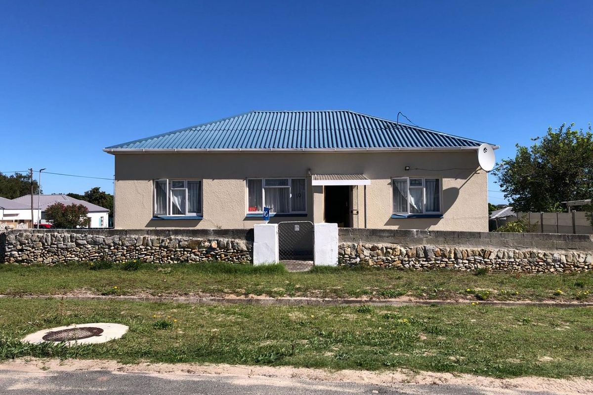 A Timeless Treasure in the Heart of Gansbaai - Photo 3