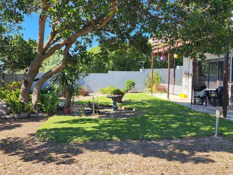 For Sale: House that is located 150m from the sea. - Photo 2