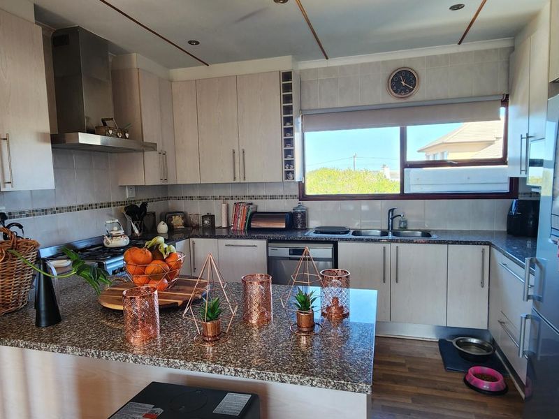 For Sale: House that is located 150m from the sea. - Photo 5