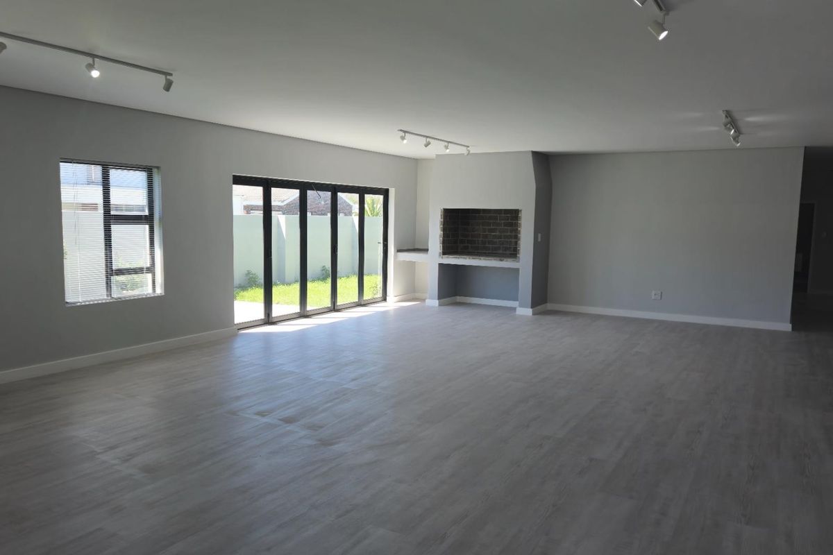 Dual Mandate:  Newly build house with NHBRC guarantee in Franskraal, Gansbaai. - Photo 5