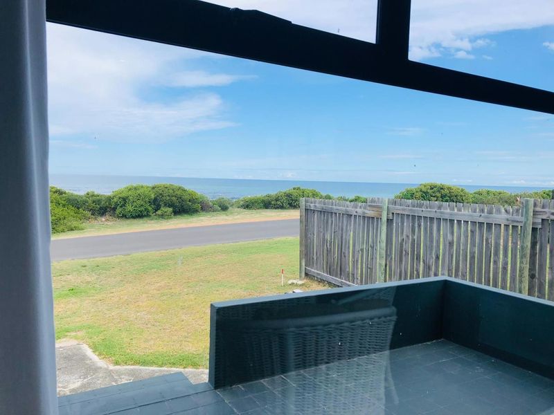 Coastal Home with Flatlet – Green Belt & Ocean Views in Franskraal. - Photo 8