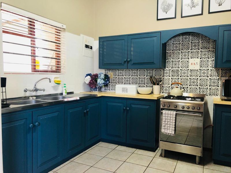 Coastal Home with Flatlet – Green Belt & Ocean Views in Franskraal. - Photo 10