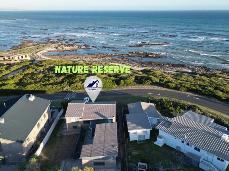 Coastal Home with Flatlet – Green Belt & Ocean Views in Franskraal. - Photo 2