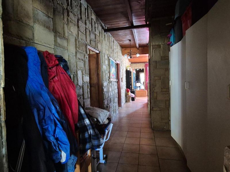 Sole Mandate:  6 Bedroom house for sale in Gansbaai. - Photo 10