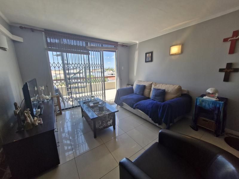 Spotless 2 bedroom apartment for sale. - Photo 7