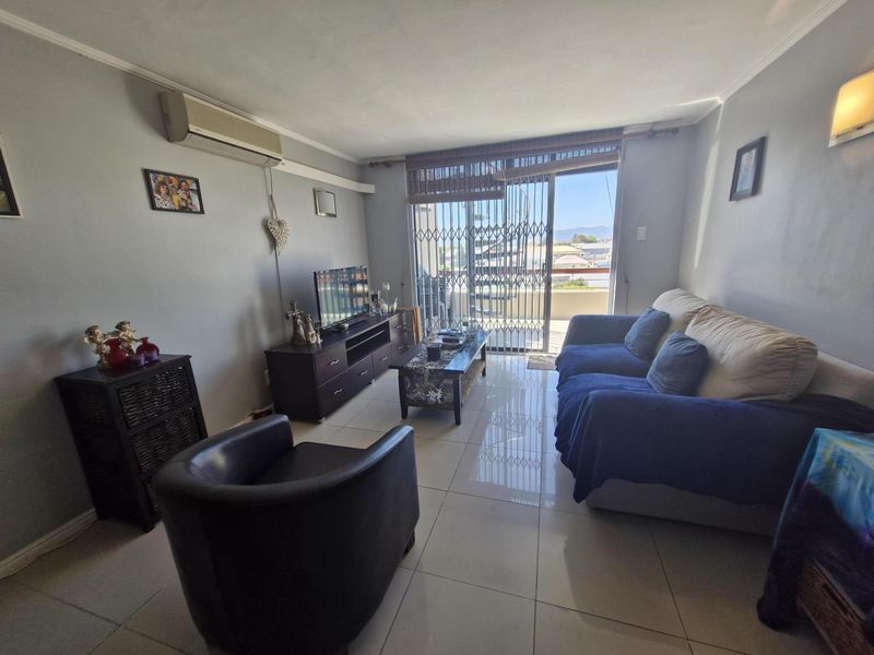 Spotless 2 bedroom apartment for sale. - Photo 6