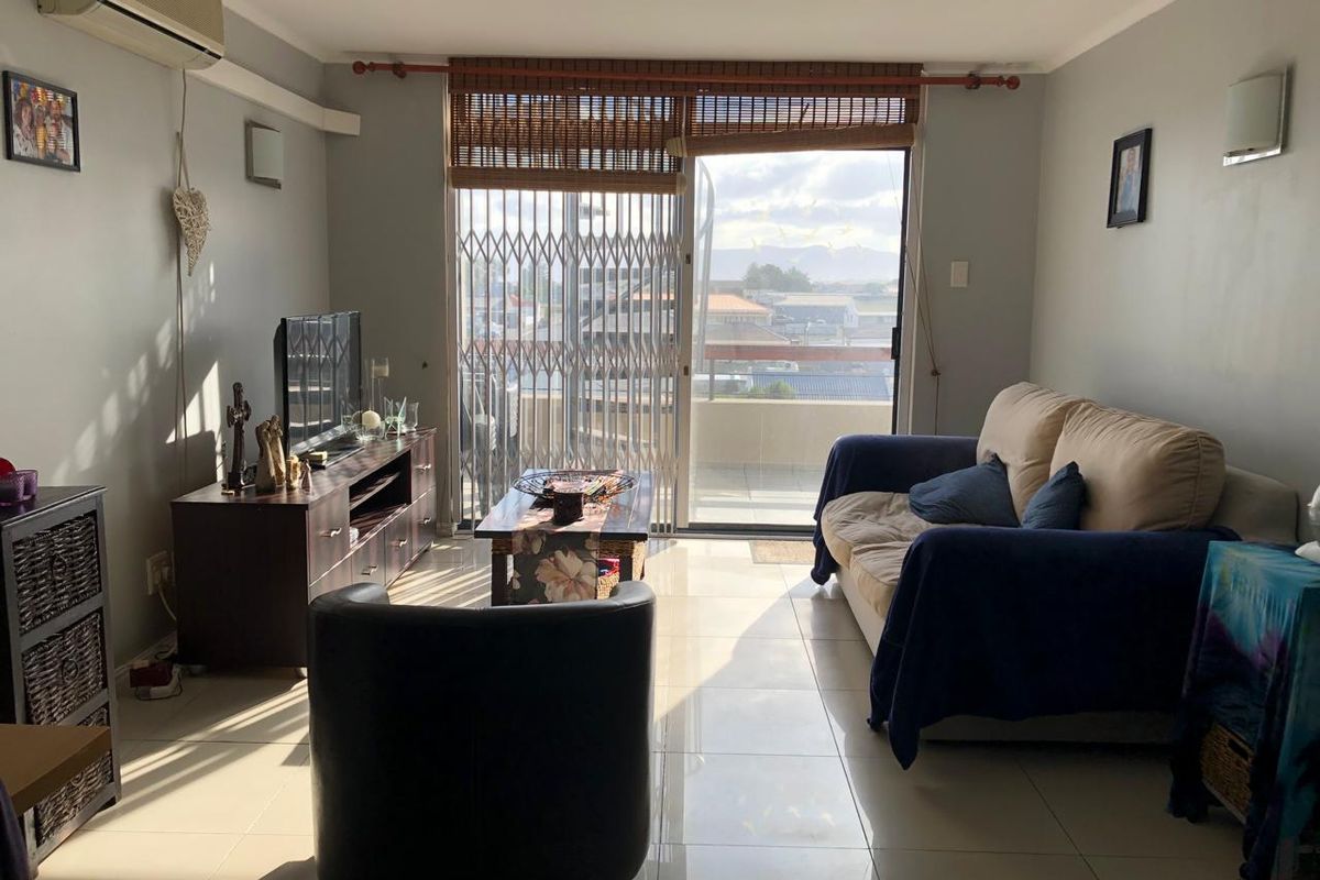 Spotless 2 bedroom apartment for sale. - Photo 2