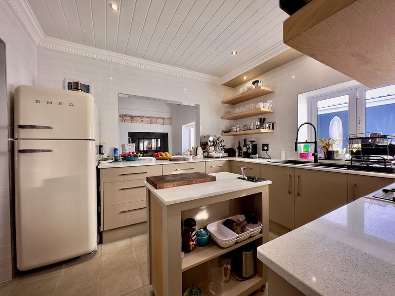 Stunningly Renovated Commercial Property in the Heart of Midtown. - Photo 6