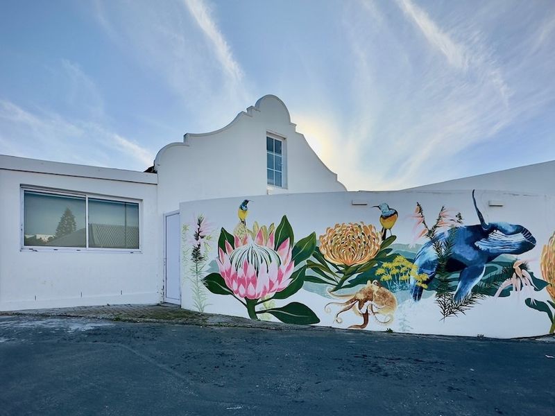 Stunningly Renovated Commercial Property in the Heart of Midtown. - Photo 2