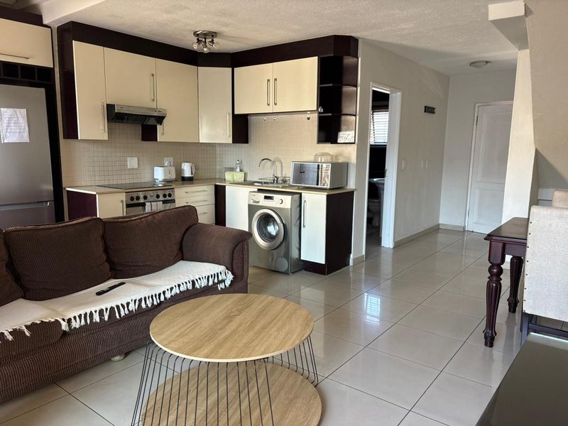 1 Bedroom Apartment in Morningside  - Photo 3
