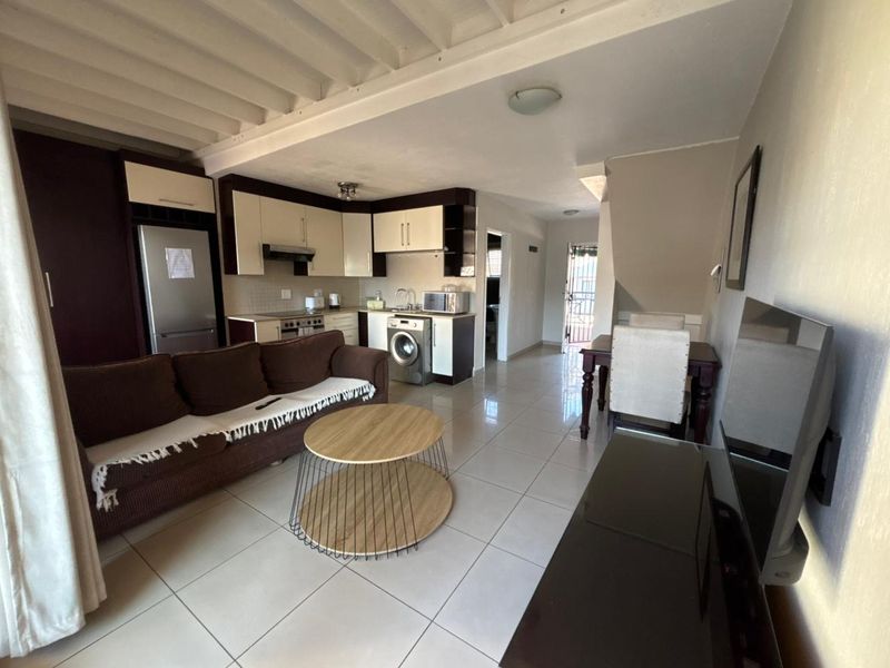 1 Bedroom Apartment in Morningside  - Photo 1