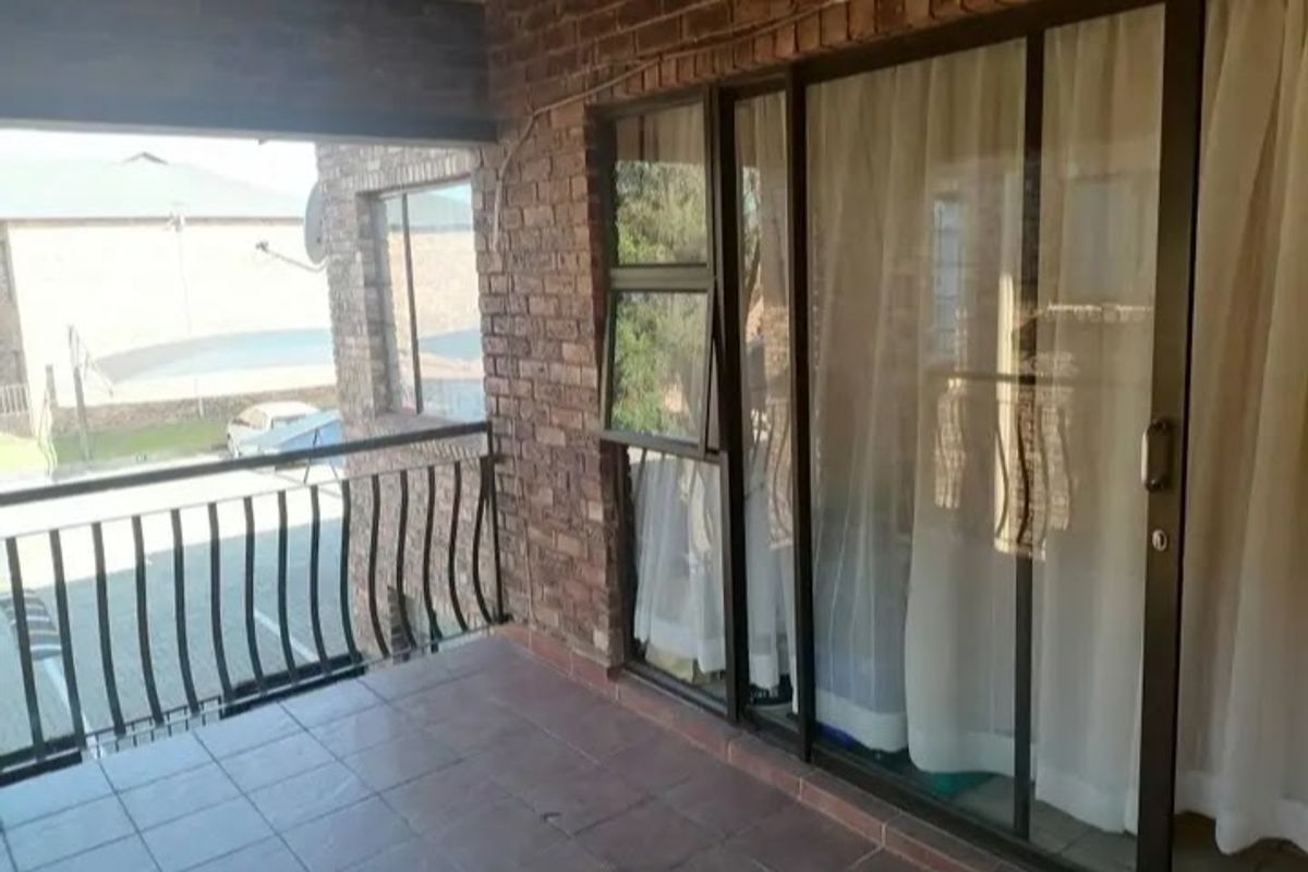 Two bed flat in Sonneveld Brakpan - Photo 4