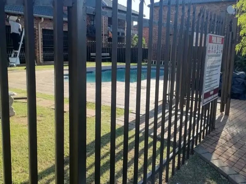 Two bed flat in Sonneveld Brakpan - Photo 9