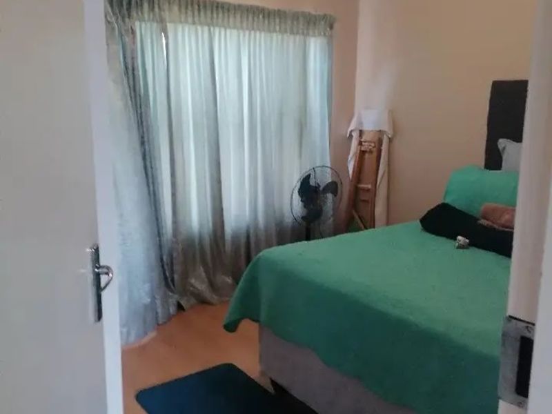 Two bed flat in Sonneveld Brakpan - Photo 6