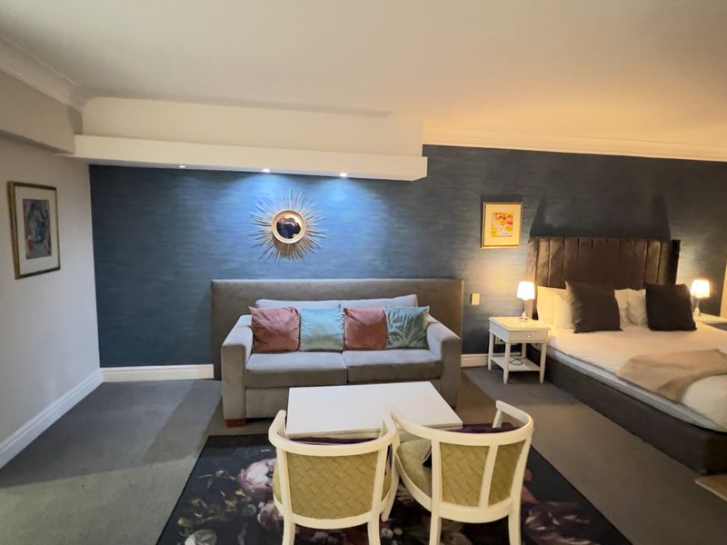 Cape Town City Centre: Cozy Studio Flat with Fibre  - Photo 1