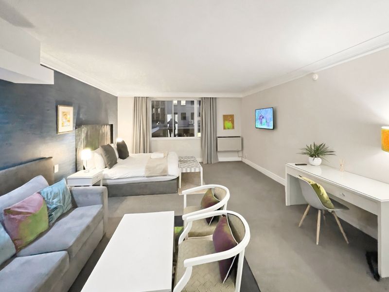 Ryk Tulbagh Square Cozy Studio Apartment with 24 hour security. - Photo 7