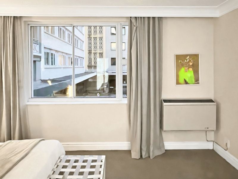 Ryk Tulbagh Square Cozy Studio Apartment with 24 hour security. - Photo 2