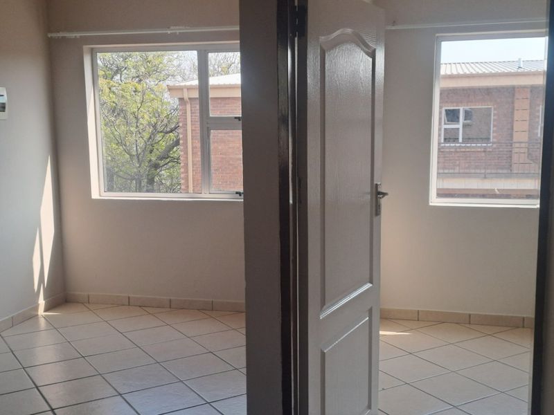 1 Bedroom Apartment / Flat for Sale in Kempton Park Central - Chronicles - Photo 8