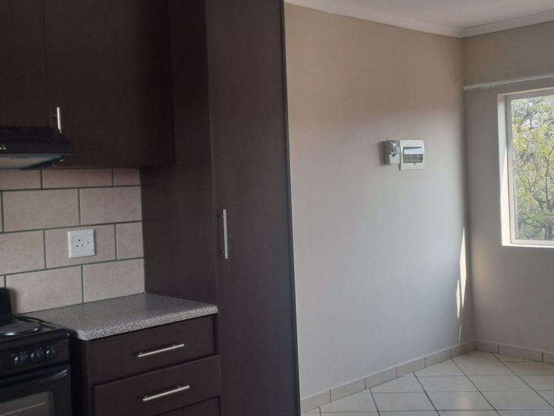 1 Bedroom Apartment / Flat for Sale in Kempton Park Central - Chronicles - Photo 7