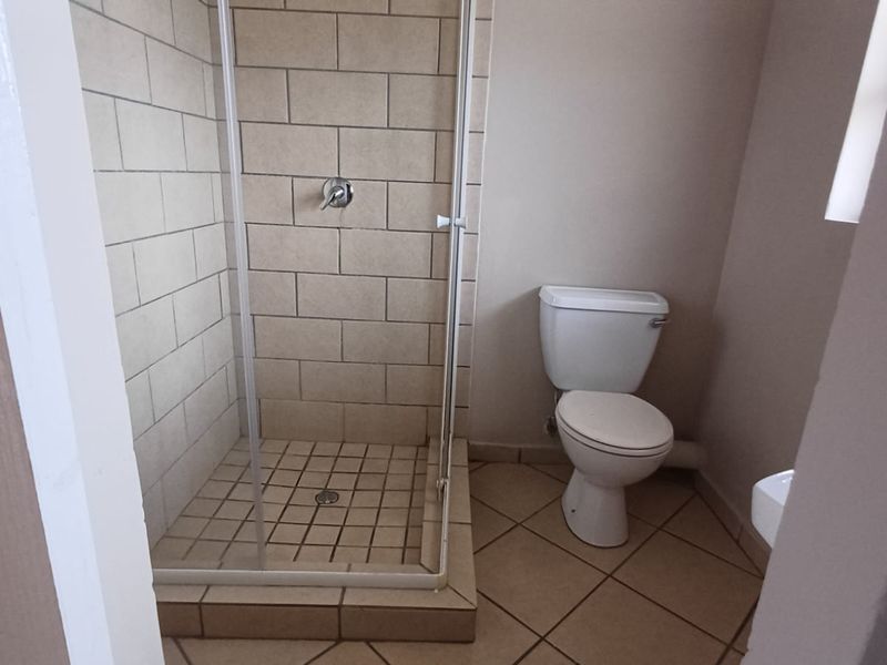 1 Bedroom Apartment / Flat for Sale in Kempton Park Central - Chronicles - Photo 5