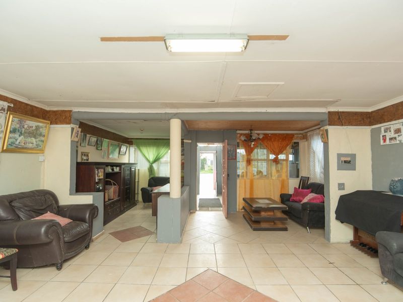Spacious 3 Bedroom Family Home in Ext 31 - Photo 6