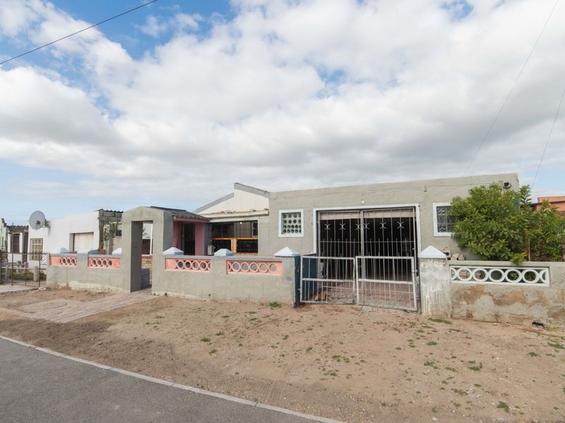 Spacious 3 Bedroom Family Home in Ext 31 - Photo 1