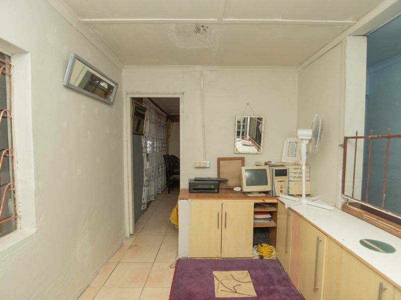 Spacious 3 Bedroom Family Home in Ext 31 - Photo 10