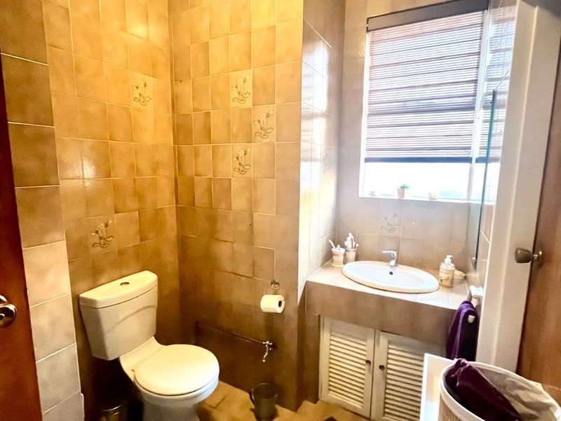 Invest in One of Johannesburg's Most Desirable Addresses - Photo 9