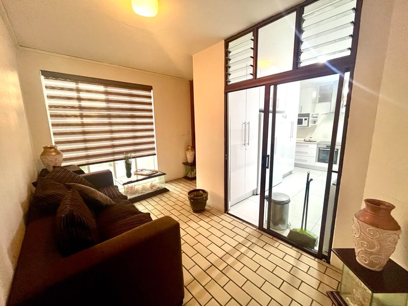 Invest in One of Johannesburg's Most Desirable Addresses - Photo 7