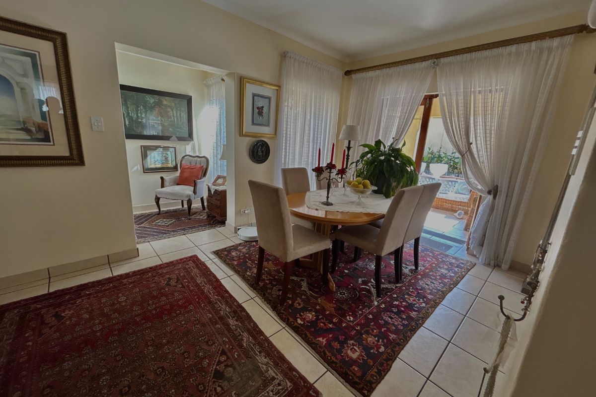 3 bedroom home in an exclusive and sort after complex  - Photo 2